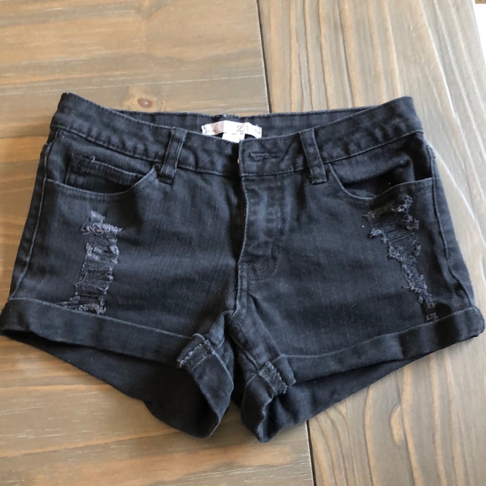BLACK DENIM STRETCH SHORTS